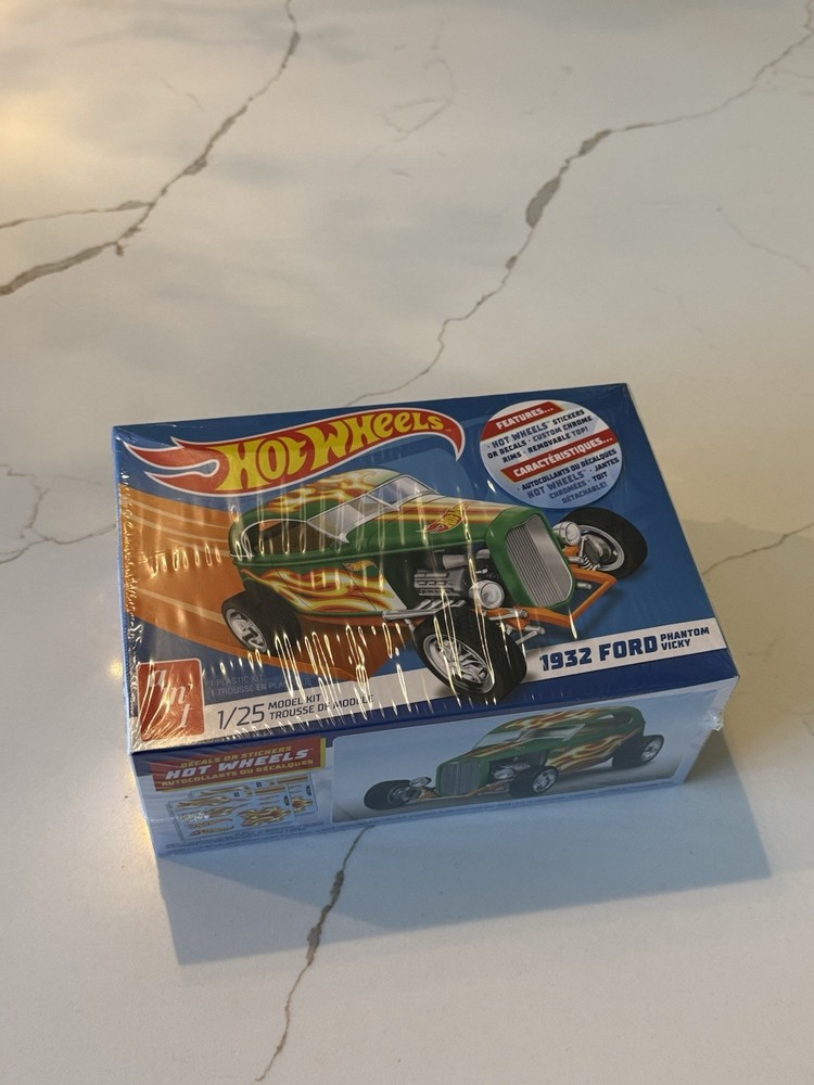 AMT 1932 Ford Phantom Vicky Hot Wheels Model Car Kit 1:25 Scale – New Sealed