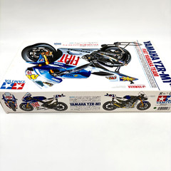 Tamiya 1/12 Full-View Full View Yamaha Yzr-M1 09 Fiat Team Model Kit Unassembled