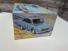 Jo-han ’64 Plymouth Belvedere Richard Petty Model Kit 1/25 Scale