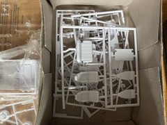 Revell 1:25 Jeep Wrangler Rubicon Kit #85-4501 Open Box Read Description