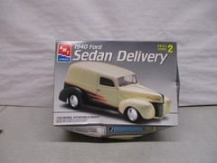 AMT 1940 Ford Sedan Delivery 1/25