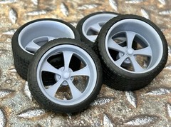 1/24 Scale: 21/20 Inch “Boyd Magneato” Wheels With Wide Rear Street Tires; 1/25