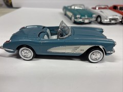 Lot Of 5 BUILT Model Cars NICE Lot#012 Corvettes