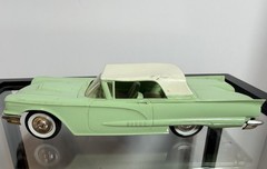 VINTAGE AMT 1958 FORD THUNDERBIRD GREEN DEALER PROMO MODEL TOY 1/25