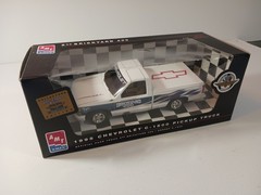 Amt Ertl 1995 Chevrolet C-1500 Truck Brickyard 400 Pace Car