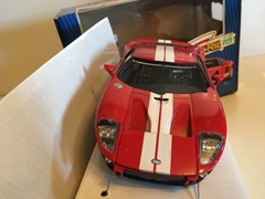 Polar Lights 2005 Ford GT Red 1/25 Model Kit built body seperating