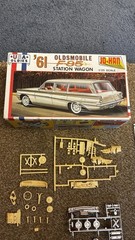 JO-HAN 1/25 ’61 OLDSMOBILE F-85 STATION WAGON MODEL KIT UNBUILT C-4661 READ