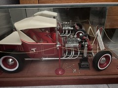 Vintage Monogram 1/8 Big T Custom Ford Model Street Show Pick-Up Glass Display