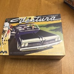 Moebius Models 1961 Pontiac Ventura 1:25 Model Kit #1211