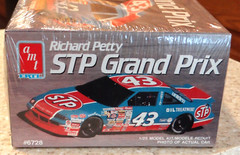 AMT ERTL Vintage RICHARD PETTY 43 STP Grand Prix 1:25 Model Kit NEW IN BOX 6728