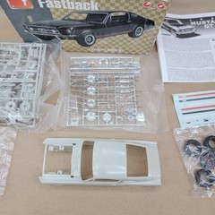 AMT 1967 Ford Mustang Fastback 2005 Model Car Kit 1:25 Scale #31635 Sealed Bag