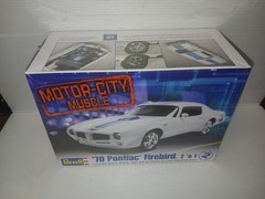 Revell 1970 Pontiac Firebird 2 ‘n 1 (Motor-City Muscle) 1/24 Scale Sealed Kit
