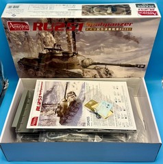 Amusing Hobby AH 35A055 1/35 Ru251 Spähpanzer Brand New Complete Kit