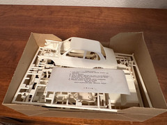 REVELL BMW 320i TURBO RALLY 1/25 Scale MODEL KIT 7213 – UNASSEMBLED