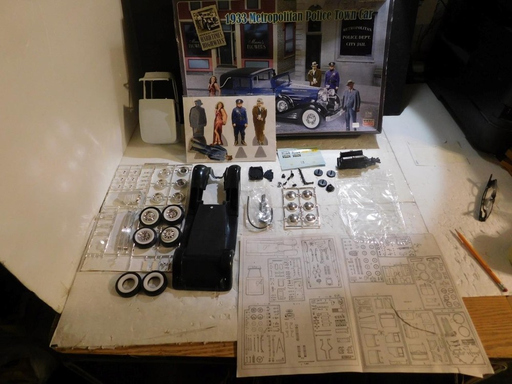 Minicraft 1:16 #11230 1933 Metropolitan Police Town Car OBCS