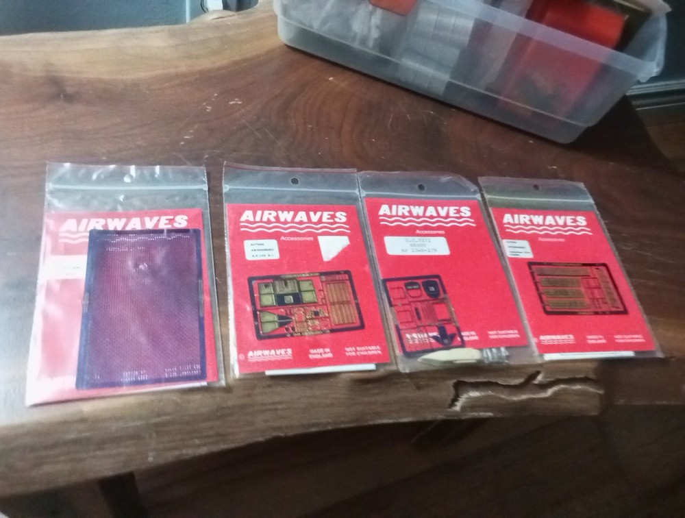 Airwaves Tank Model Kit Accessories Lot Of 4