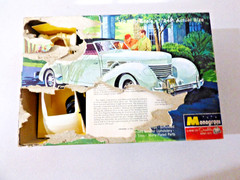 Monogram 1937 Classic Cord Phaeton Sedan Model Kit