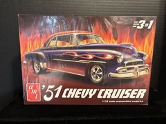 AMT 1556 ‘51 CHEVY CRUISER MODEL KIT-NIB-1/25 SCALE