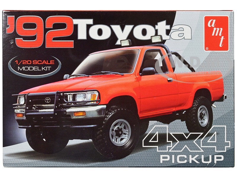 SKILL 2 MODEL KIT 1992 TOYOTA 4X4 PICKUP 1/20 SCALE MODEL BY AMT AMT1425