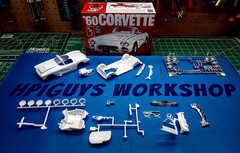 AMT 1960 Chevrolet Corvette 1:25 Scale Model Kit 1:25, unpainted