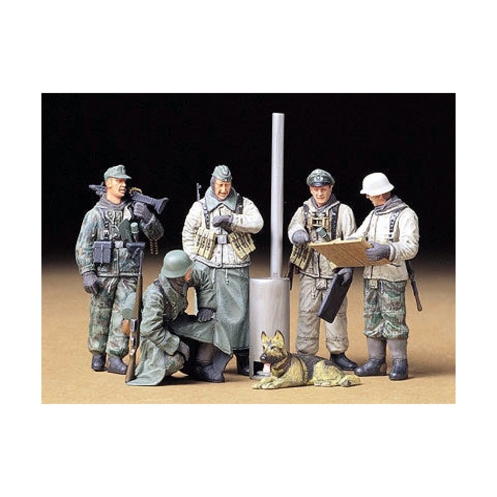 TAMIYA Military Model 1:35 German Soldiers At Field Briefing SW (New)