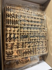RYEFIELD MODEL RFM RM-5049 1/35 M4A3 76W HVSS Sherman Korean War