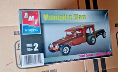AMT/Ertl Vampire Van 1/25 scale Factory Sealed long out of production