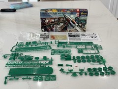 Revell H-1821:169 Honest John Missile with Mobile Carrier Box Scale