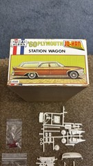 JO-HAN USA OLDIES 1/25 ’60 PLYMOUTH STATION WAGON MODEL KIT UNBUILT C-4560 READ