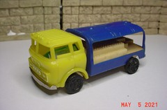 Vintage ZEE Toys Bedford Milk Delivery Truck 3.25″ long ac21e