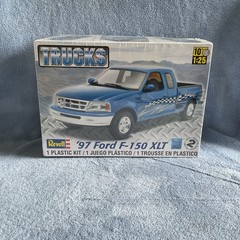 Revell ‘97 Ford F-150 XLT Truck 1/25 Scale Model Car Kit #85-7215