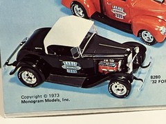 Monogram ‘32 Ford Roadster 1:24 Scale Model Kit 8280-0270