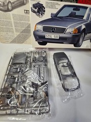 Tamiya 1:24 Mercedes – Benz AMG 500SL 6.0-4V Model Kit