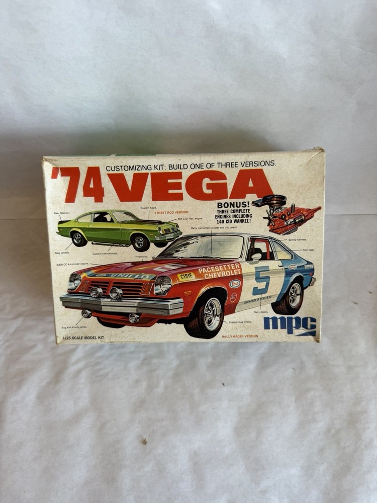 Vintage 1973 MPC ’74 Chevy Vega Customizing Model Kit 1-7427 Scale 1:25