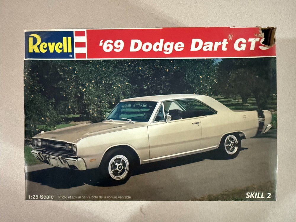 Revell 1/25 Scale ‘69 Dodge Dart GTS Model Kit