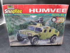 🔥Revell Snaptite Military Humvee Hummer 1:25 Model Kit #85-1909 1999 Dented box