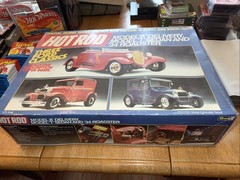 Revell HOT ROD Model ‘A’ ‘T’ Sedan ’34 Roadster 1:25 3 Car Model Kit Open Box