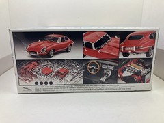 Revell 1/24 Scale Jaguar XK-E (E-Type) Plastic Model Kit 85-4509