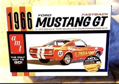 amt 1305 1/25 1966 Ford Mustang Fastback Model Car Kit