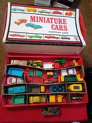 Vintage 1966 Mattel Miniature cars Carrying Case With Cars Lot One Redline Read