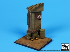 Black Dog 1/35 House Corner Section Diorama Base (85mm x 70mm) D35043