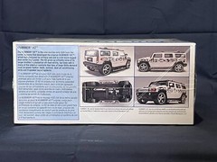 Hummer H2 with California Wheels 1/25 Scale Revell Model Car Automobile Kit