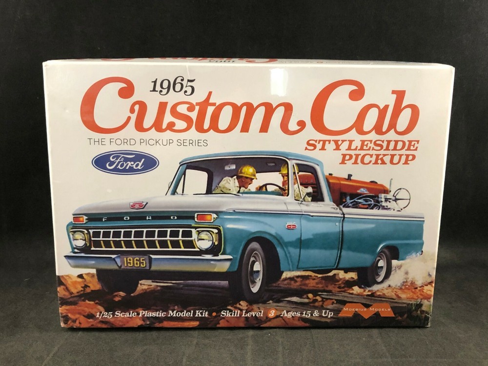 Moebius 1965 Ford Custom Cab Styleside Pickup 1:25 Scale Plastic Model Kit 1234