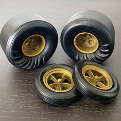 1:18 Muscle Machine Halibrand Style Wheels/Wrinkle Tires (Car Not Included)
