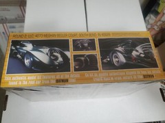 AMT Batman Batmobile with Resin Batman Figure 1:25 Scale Model Kit (AMT1107M/12)
