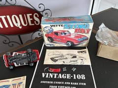 Vintage 1/32 Vette Stingray Snap Model Kit Red White & Blue #1-3213 MPC built