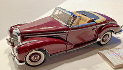 FRANKLIN MINT 1/24 1957 MERCEDES 300SC RDSTR–MB STAR INTACT!