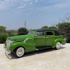 1:32 Vintage Vehicle Diecast Toy For Cadillac Classic Car Alloy Model Souvenir