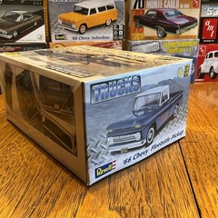 Revell 1/25 1966 Chevy Fleetside Pickup Plastic Model Kit