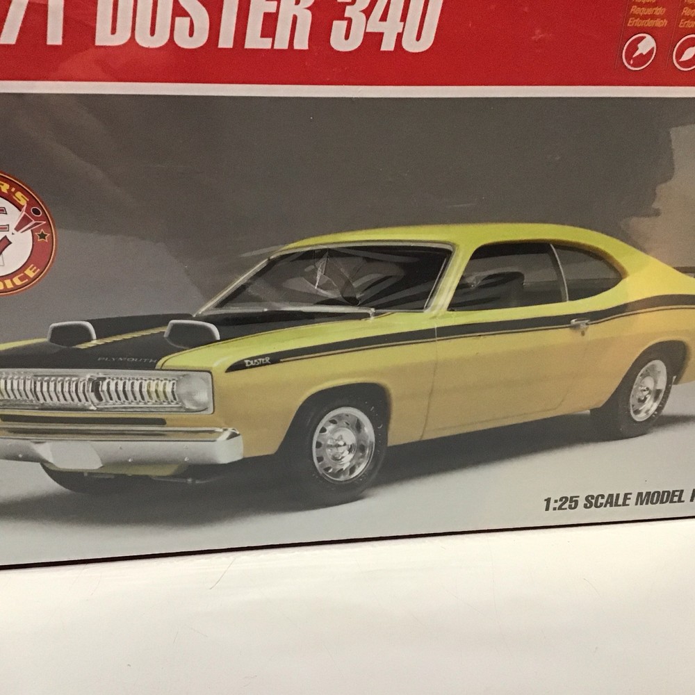 AMT ERTL 1971 Plymouth Duster 340 Model Kit #31225 1/25 Scale Factory Sealed